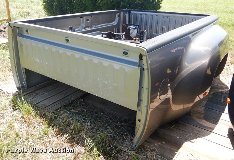 image for item FY9165 Chevrolet Silverado 3500 pickup truck bed