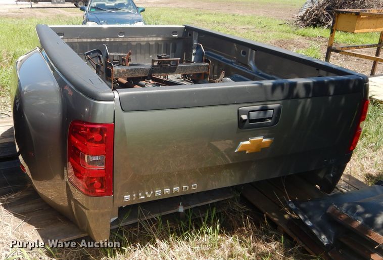 image for item FY9165 Chevrolet Silverado 3500 pickup truck bed