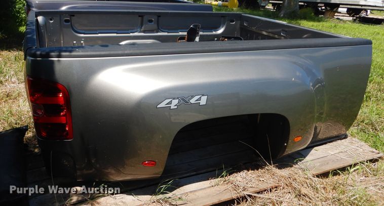 image for item FY9165 Chevrolet Silverado 3500 pickup truck bed