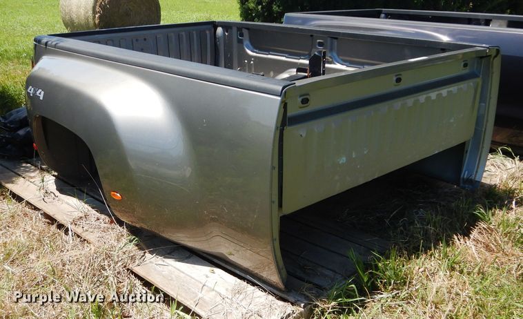 image for item FY9165 Chevrolet Silverado 3500 pickup truck bed