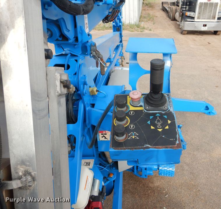 image for item GC9207 2006 Genie TZ5006-147  boom lift