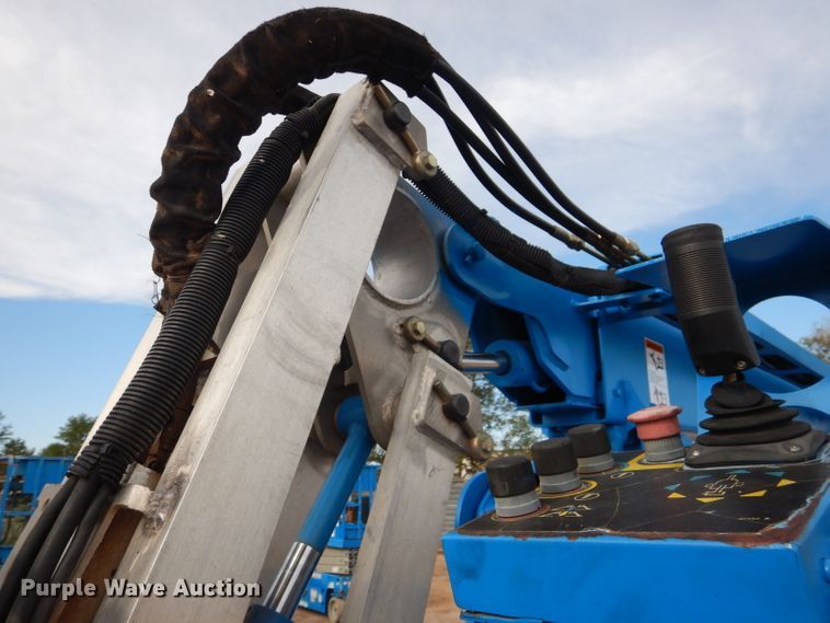 image for item GC9207 2006 Genie TZ5006-147  boom lift