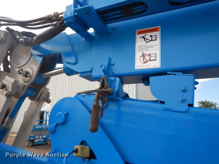 image for item GC9207 2006 Genie TZ5006-147  boom lift