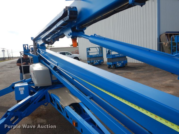 image for item GC9207 2006 Genie TZ5006-147  boom lift