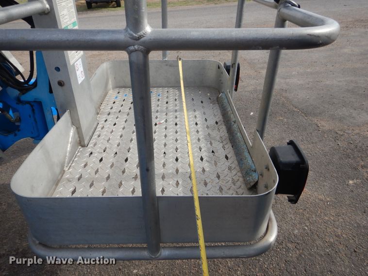 image for item GC9207 2006 Genie TZ5006-147  boom lift