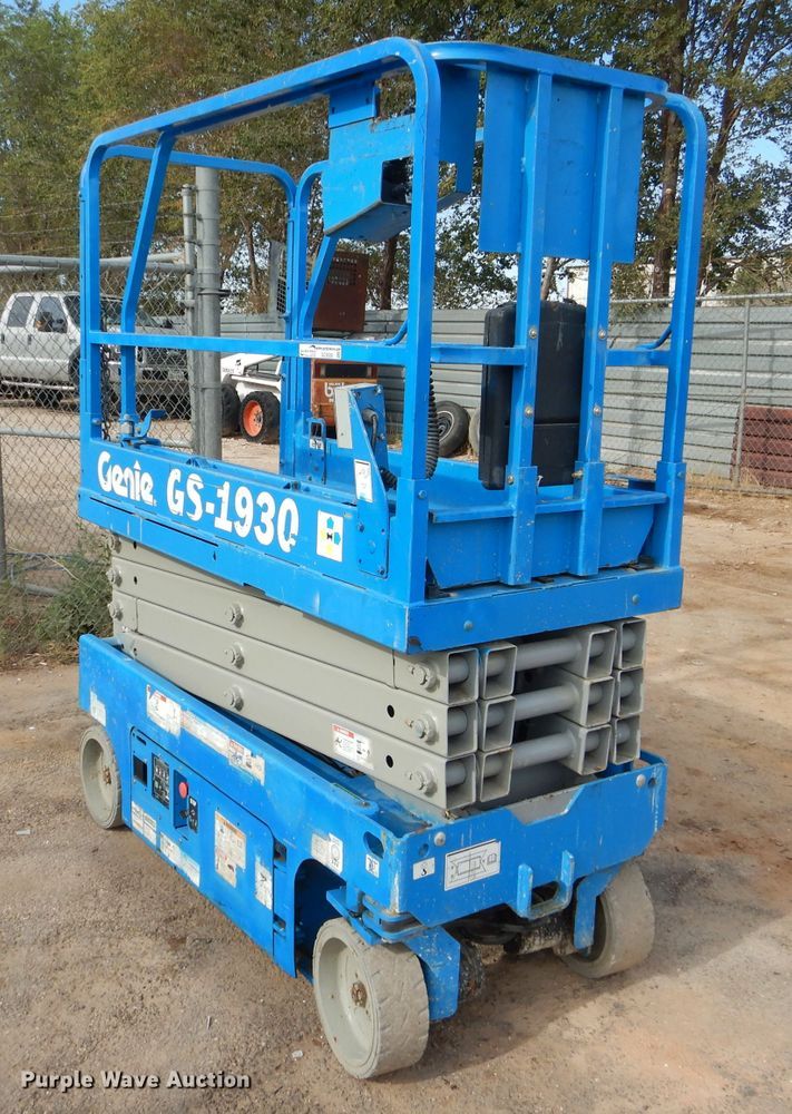 image for item GC9208 2012 Genie GS-1930  scissor lift