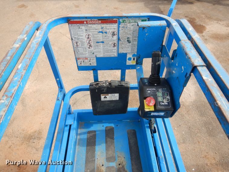 image for item GC9208 2012 Genie GS-1930  scissor lift