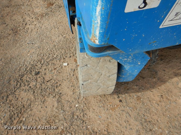 image for item GC9208 2012 Genie GS-1930  scissor lift