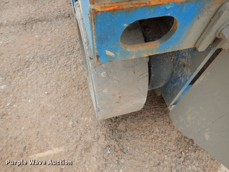 image for item GC9208 2012 Genie GS-1930  scissor lift