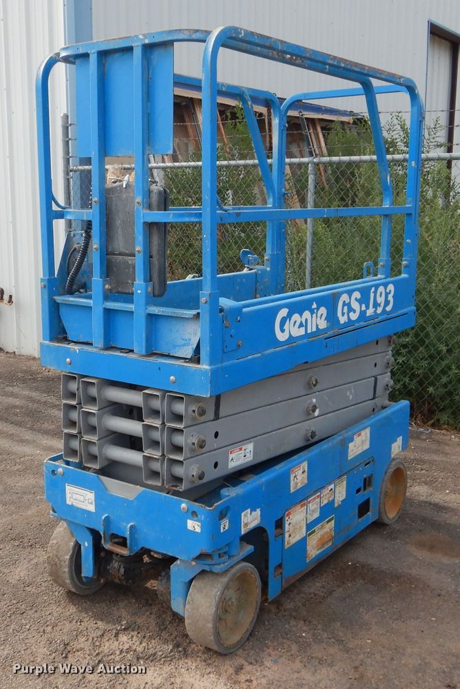 image for item GC9209 2012 Genie GS-1930  scissor lift