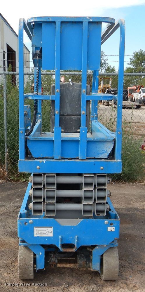 image for item GC9209 2012 Genie GS-1930  scissor lift