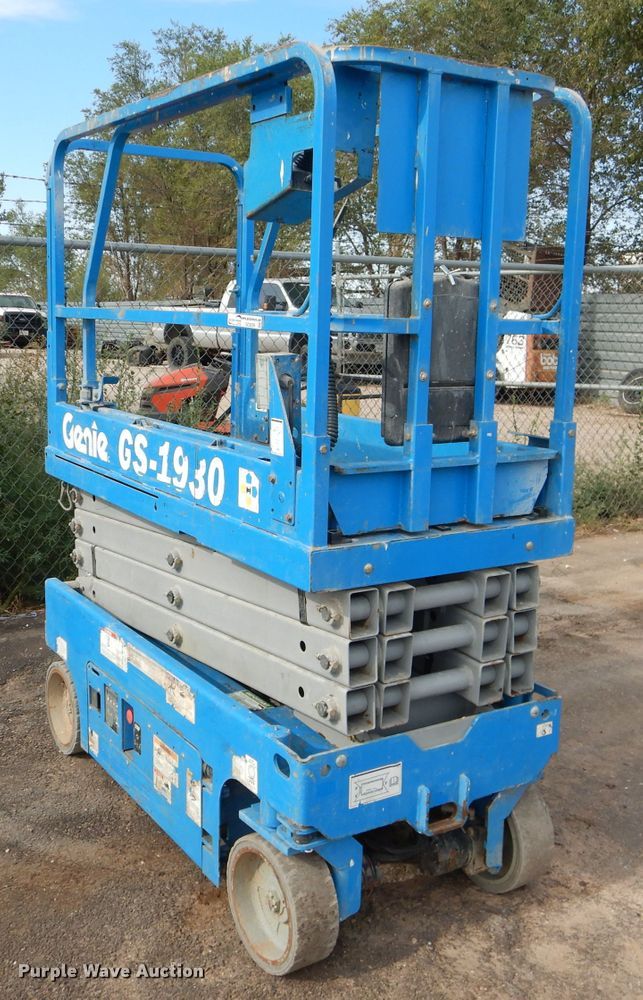 image for item GC9209 2012 Genie GS-1930  scissor lift