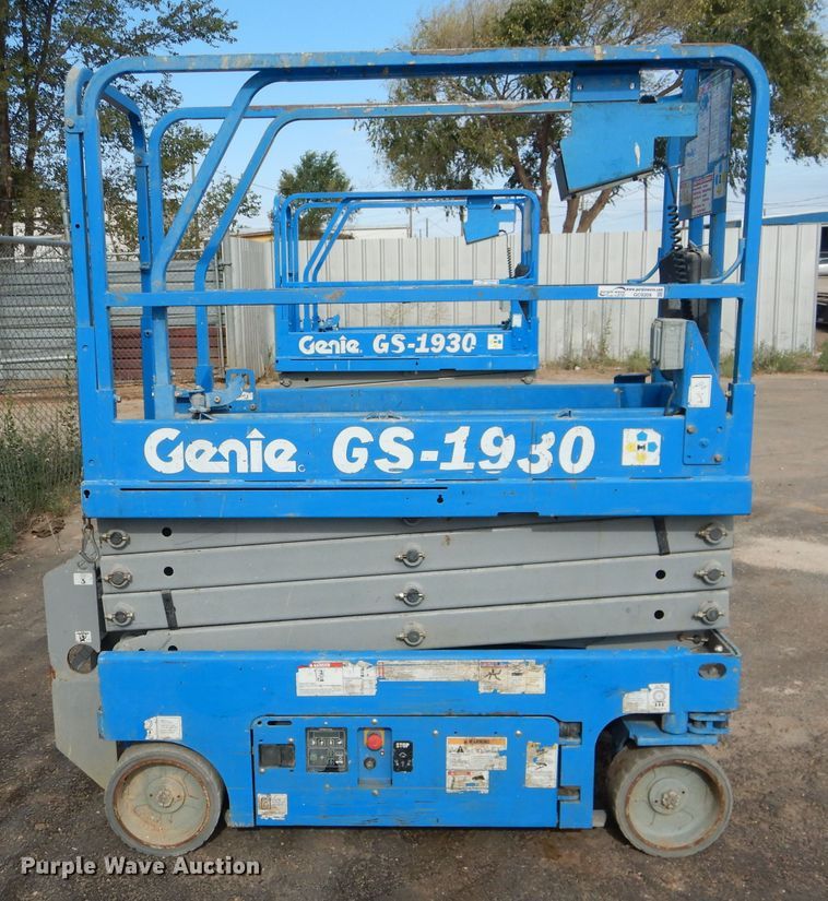 image for item GC9209 2012 Genie GS-1930  scissor lift
