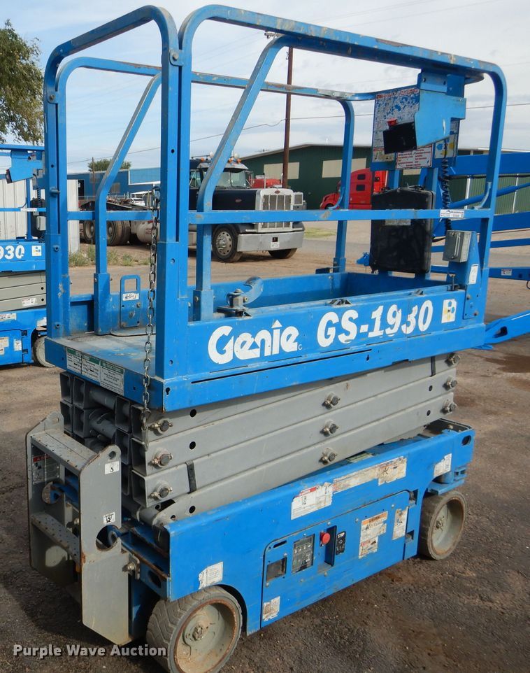 image for item GC9209 2012 Genie GS-1930  scissor lift