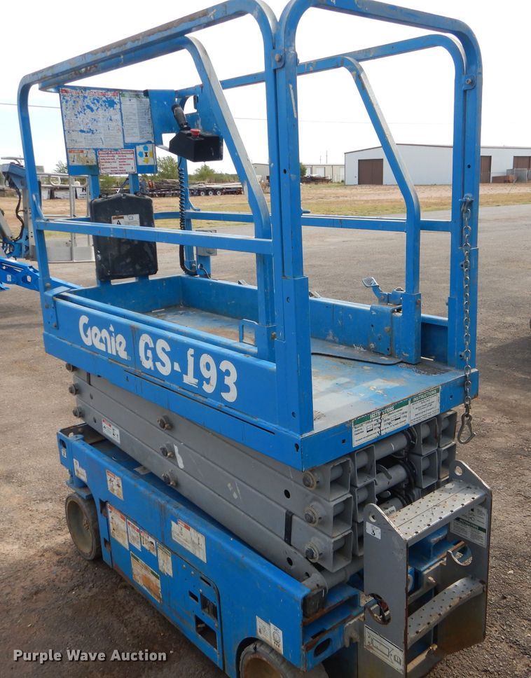 image for item GC9209 2012 Genie GS-1930  scissor lift