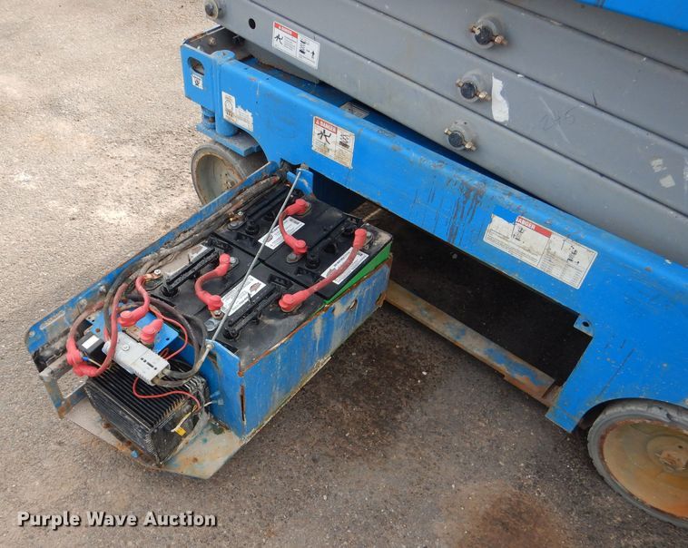 image for item GC9209 2012 Genie GS-1930  scissor lift