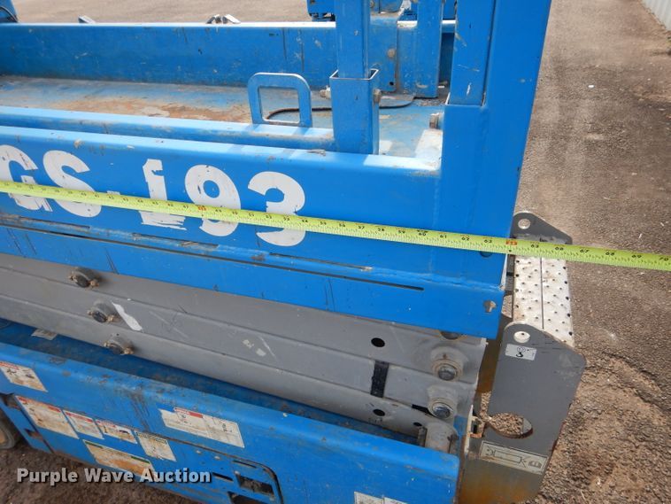 image for item GC9209 2012 Genie GS-1930  scissor lift