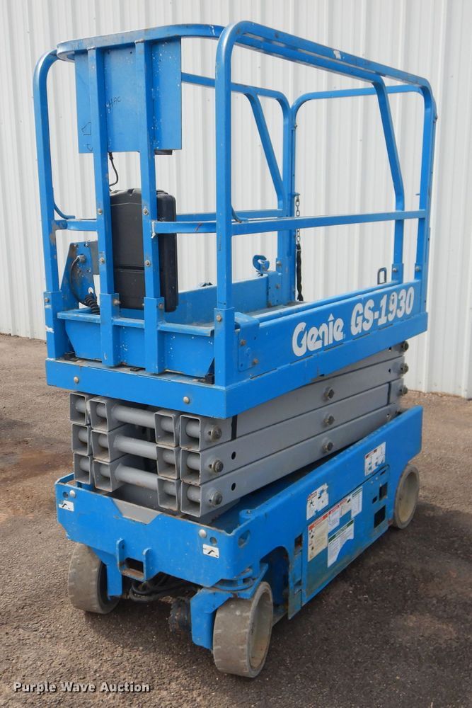 image for item GC9210 2012 Genie GS-1930  scissor lift