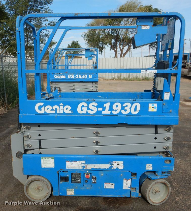 image for item GC9210 2012 Genie GS-1930  scissor lift