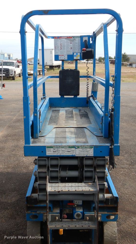 image for item GC9210 2012 Genie GS-1930  scissor lift