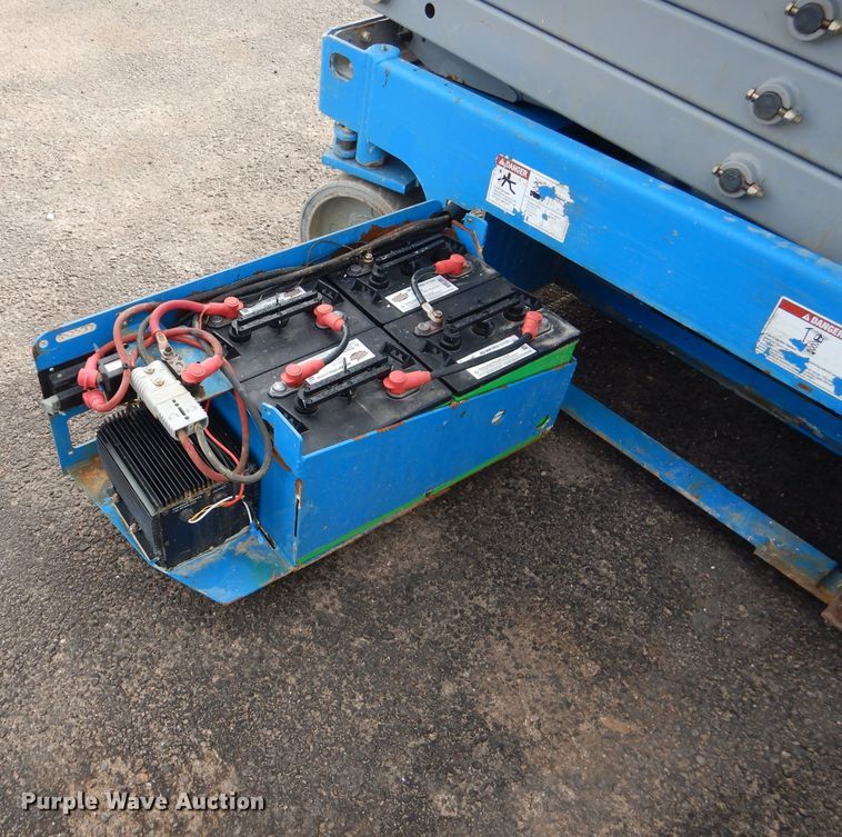 image for item GC9210 2012 Genie GS-1930  scissor lift