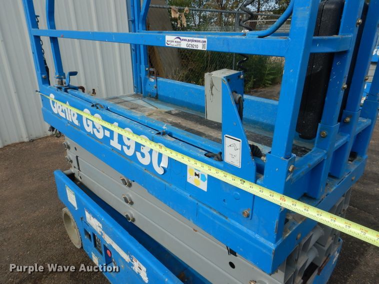image for item GC9210 2012 Genie GS-1930  scissor lift