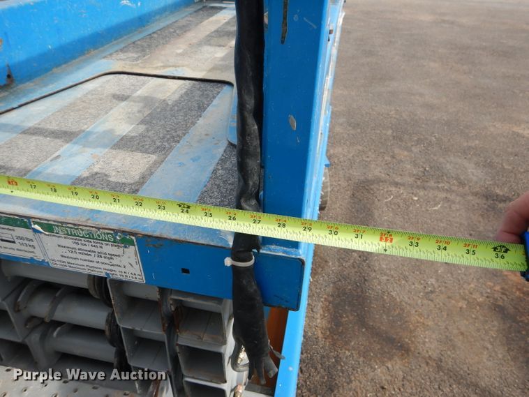 image for item GC9210 2012 Genie GS-1930  scissor lift