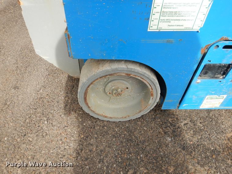 image for item GC9210 2012 Genie GS-1930  scissor lift