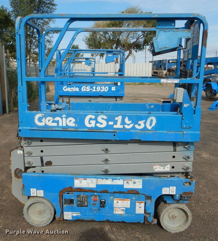 image for item GC9211 2012 Genie GS-1930  scissor lift