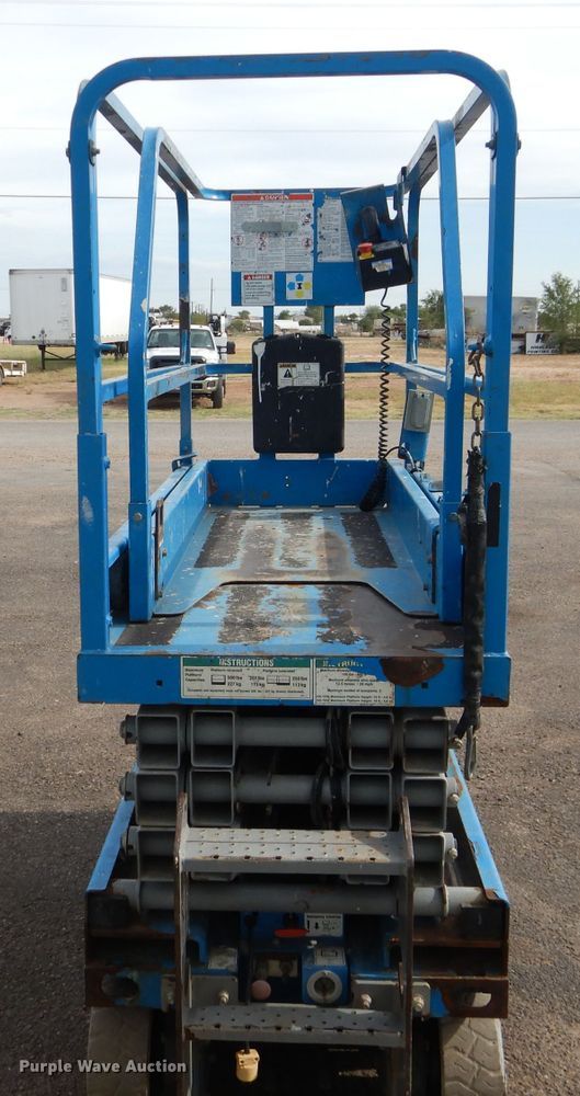 image for item GC9211 2012 Genie GS-1930  scissor lift
