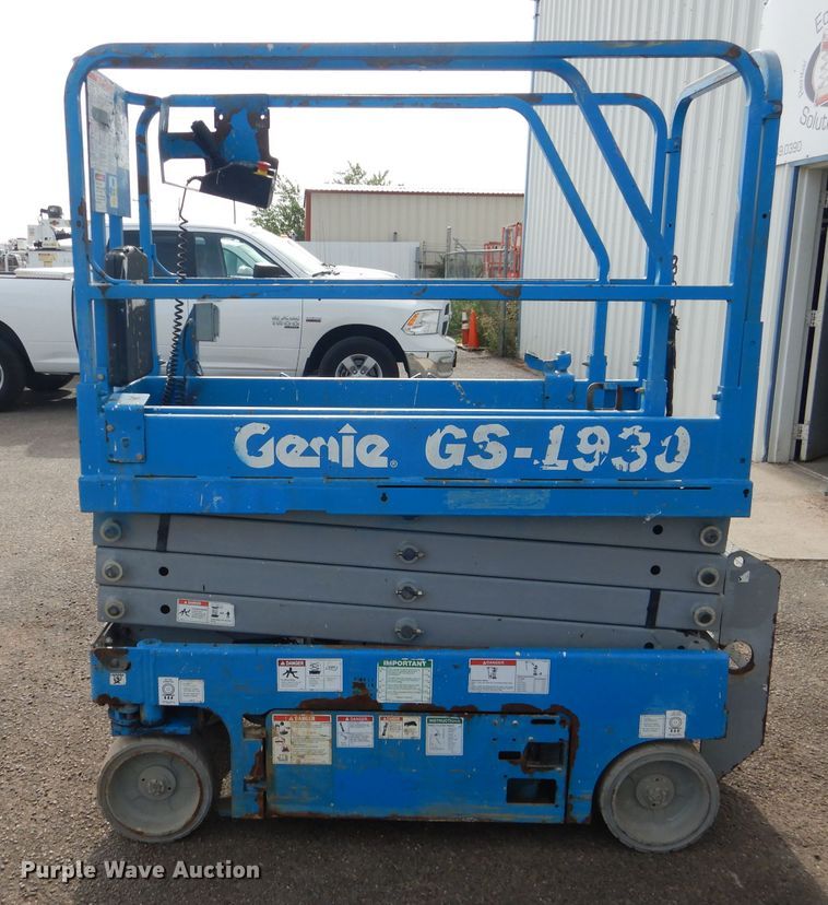 image for item GC9211 2012 Genie GS-1930  scissor lift