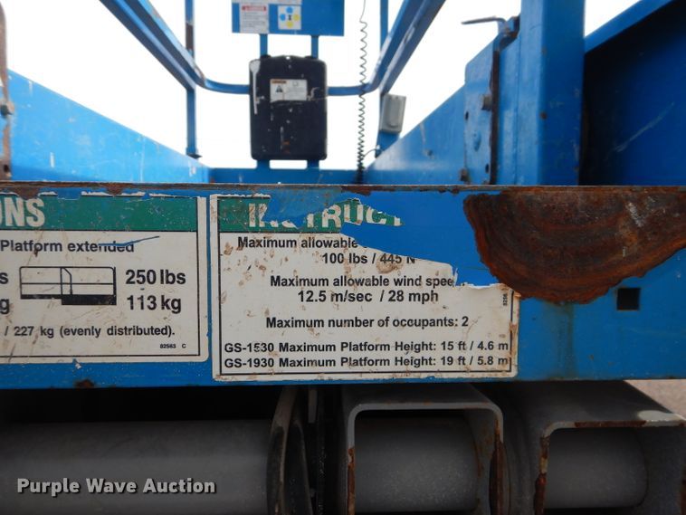 image for item GC9211 2012 Genie GS-1930  scissor lift