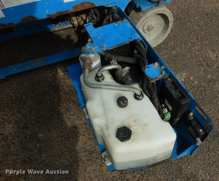 image for item GC9211 2012 Genie GS-1930  scissor lift