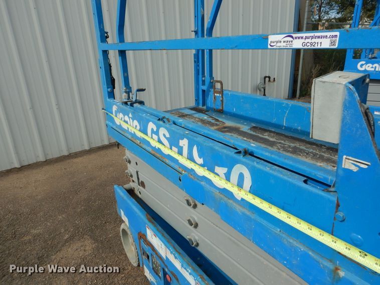 image for item GC9211 2012 Genie GS-1930  scissor lift