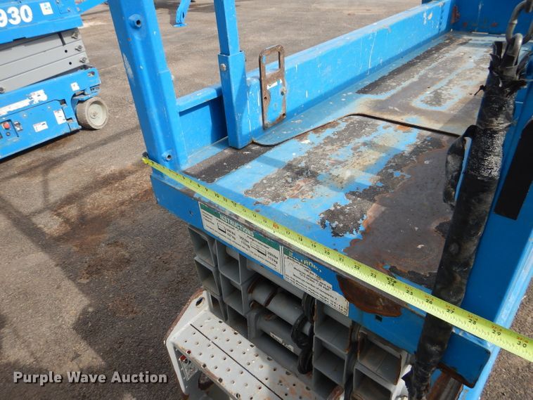 image for item GC9211 2012 Genie GS-1930  scissor lift