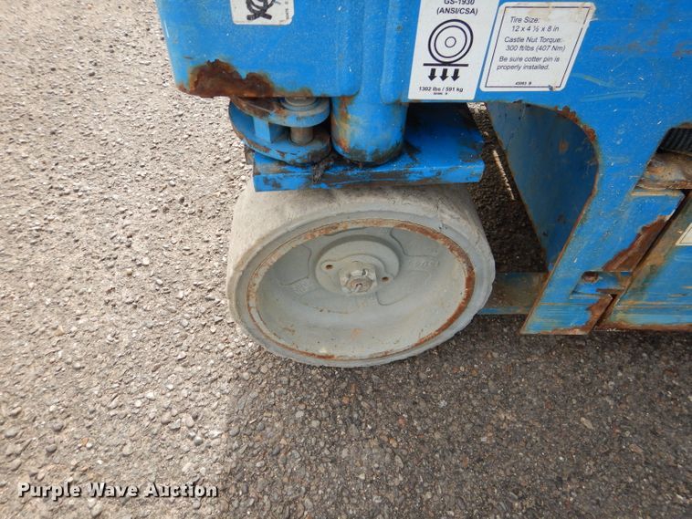 image for item GC9211 2012 Genie GS-1930  scissor lift