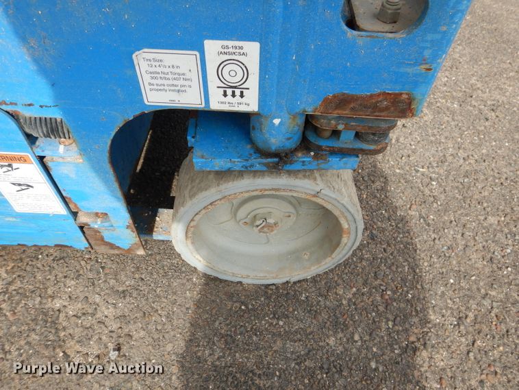 image for item GC9211 2012 Genie GS-1930  scissor lift
