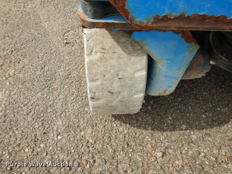 image for item GC9211 2012 Genie GS-1930  scissor lift