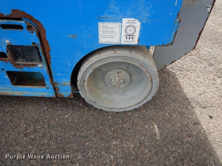 image for item GC9211 2012 Genie GS-1930  scissor lift