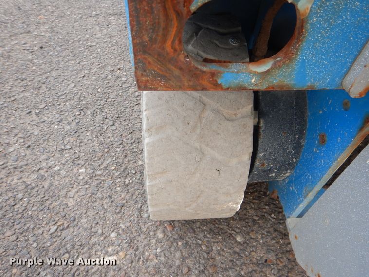 image for item GC9211 2012 Genie GS-1930  scissor lift