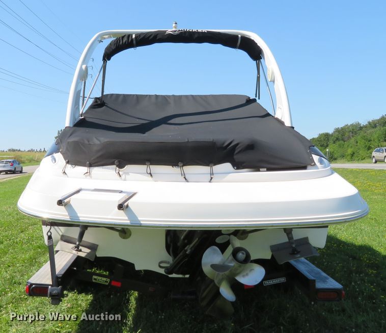 image for item GI9177 2007 Rinker 262 Captiva Cuddy  boat