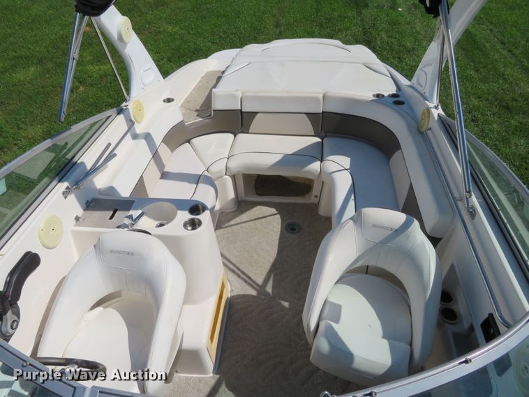 image for item GI9177 2007 Rinker 262 Captiva Cuddy  boat