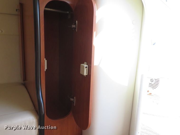 image for item GI9177 2007 Rinker 262 Captiva Cuddy  boat