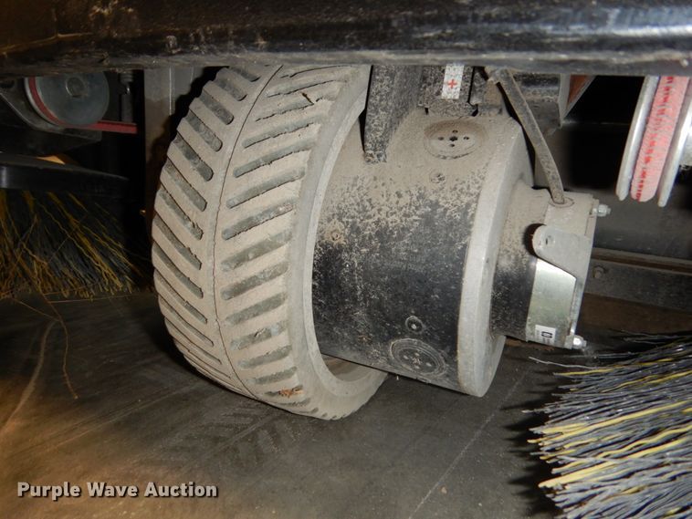 image for item GQ9741 2017 Karcher Professional KM90/60RBPADV sweeper