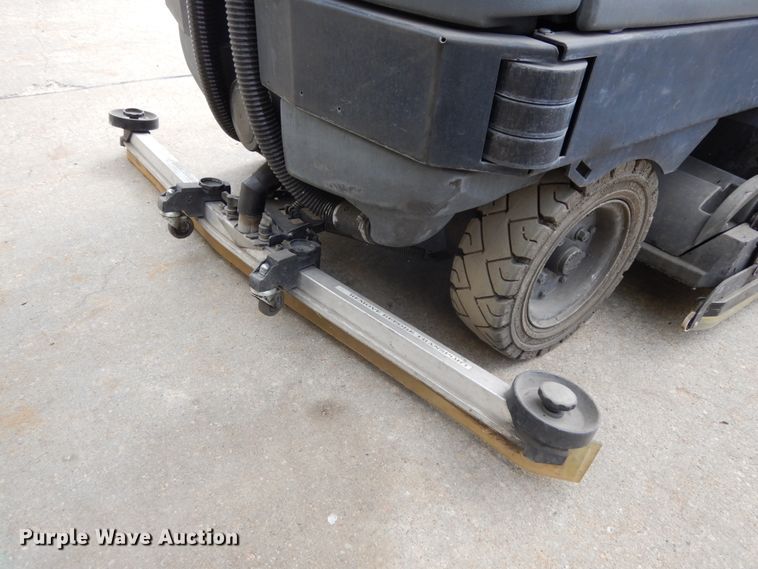 image for item GQ9742 Karcher B250RBP floor scrubber