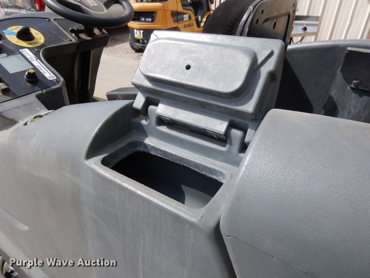 image for item GQ9742 Karcher B250RBP floor scrubber