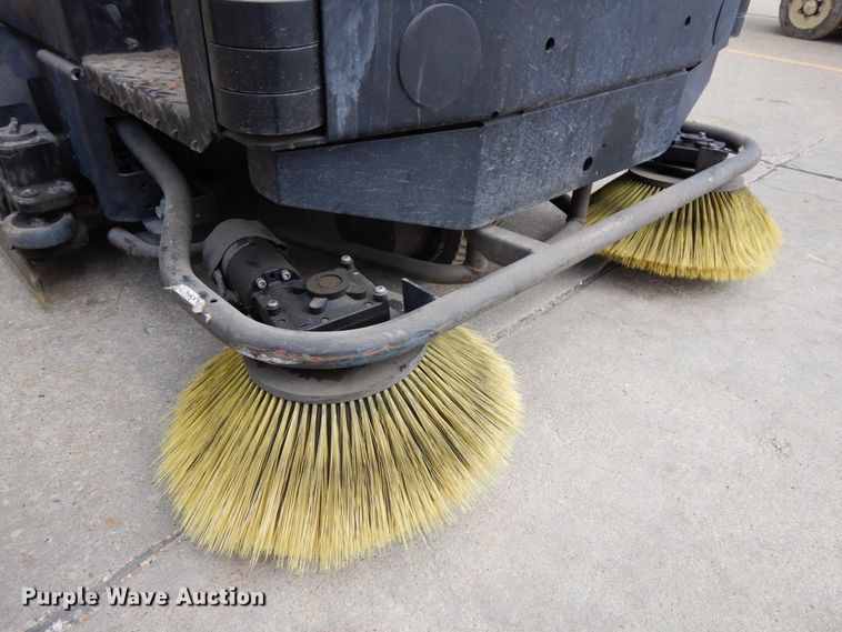 image for item GQ9742 Karcher B250RBP floor scrubber