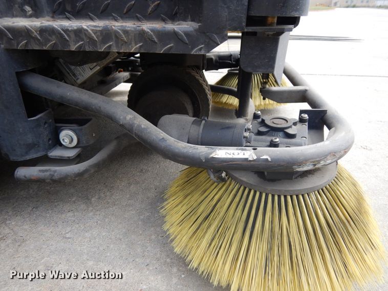 image for item GQ9742 Karcher B250RBP floor scrubber