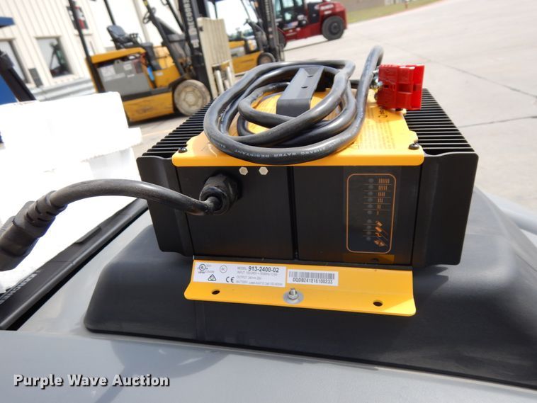 image for item GQ9743 Karcher KM75/40W sweeper