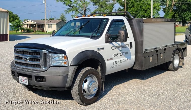 image for item GT9170 2006 Ford F450 Super Duty  flatbed truck